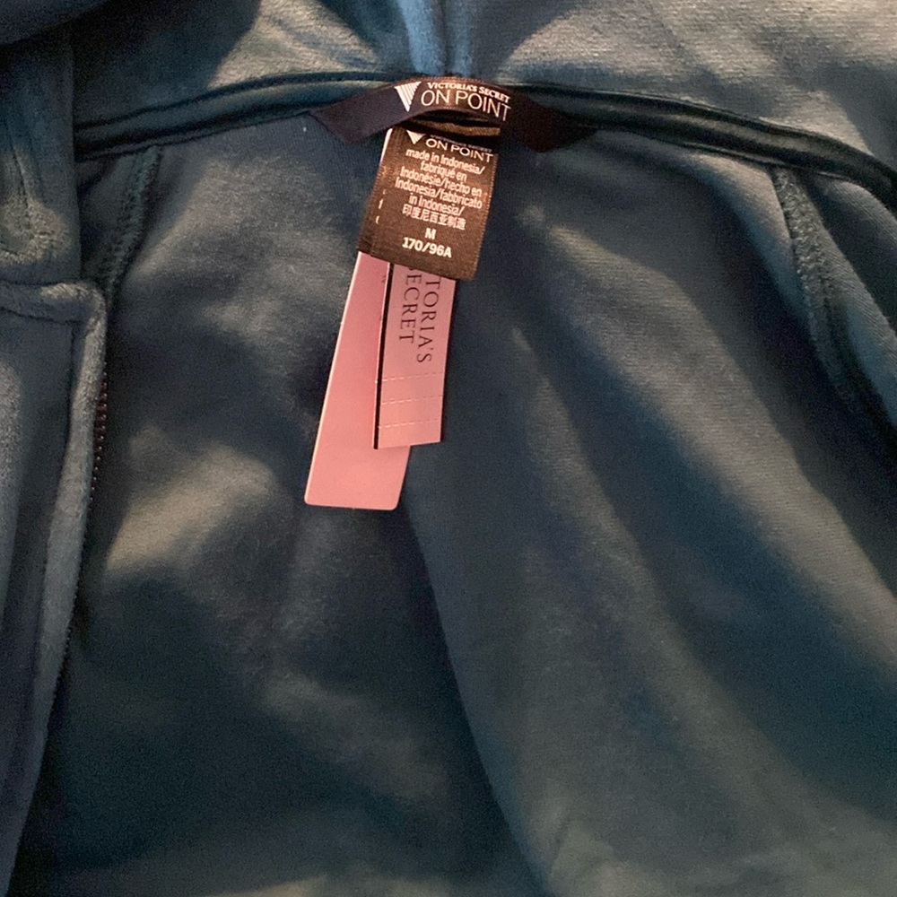 Hooded pink zipper